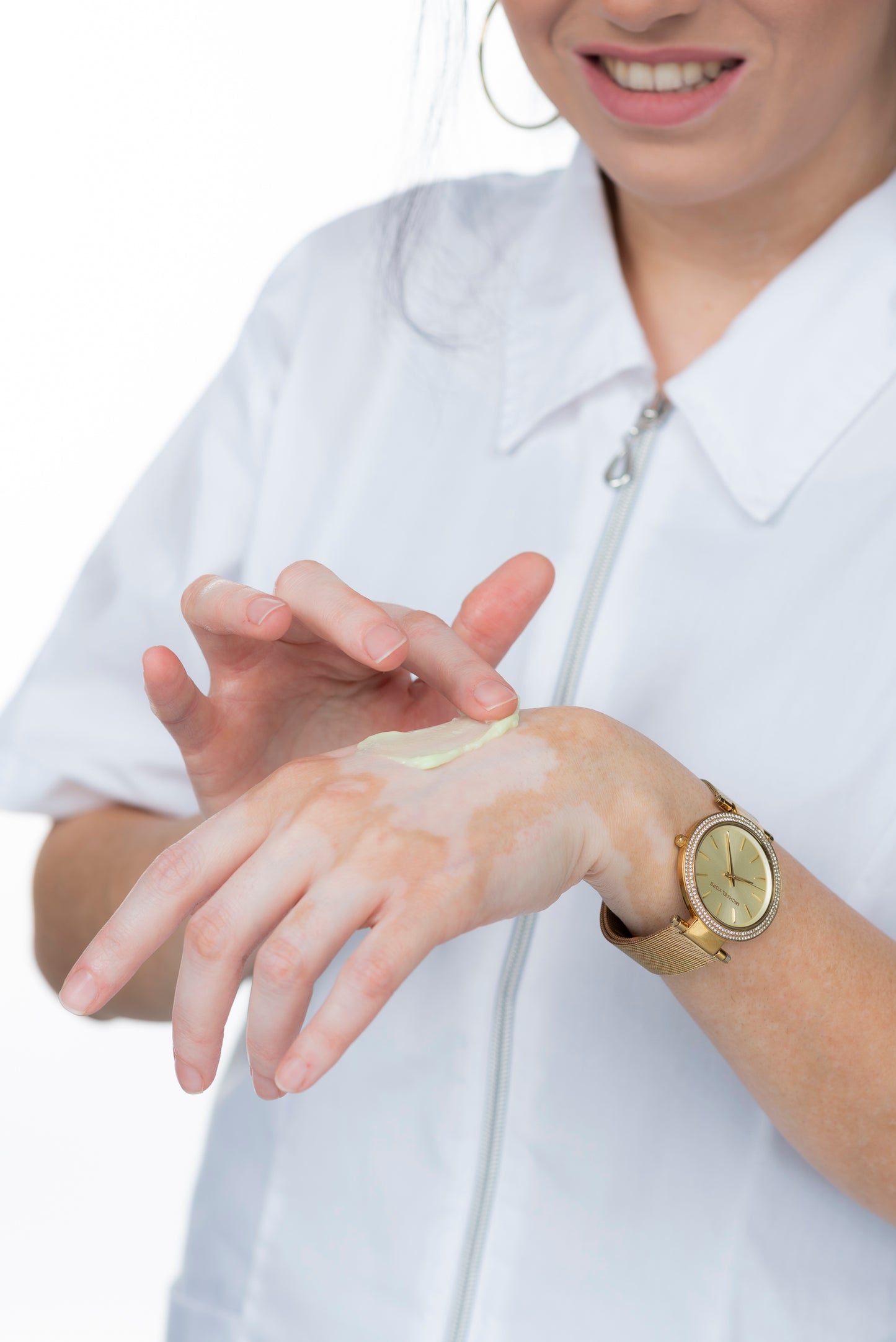 מור מנצור מציגה קרם